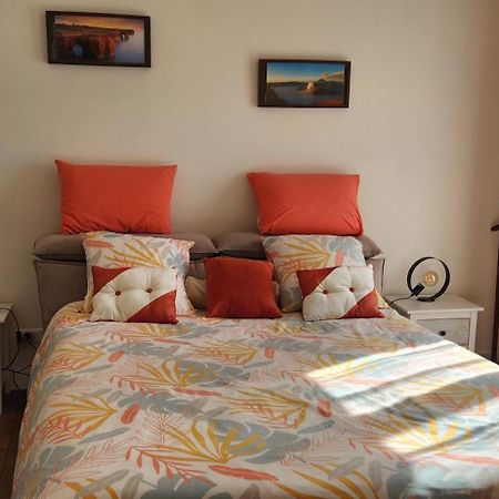 Bed and Breakfast Les Pingouins De La Marne Ле-Перё-сюр-Марн Экстерьер фото
