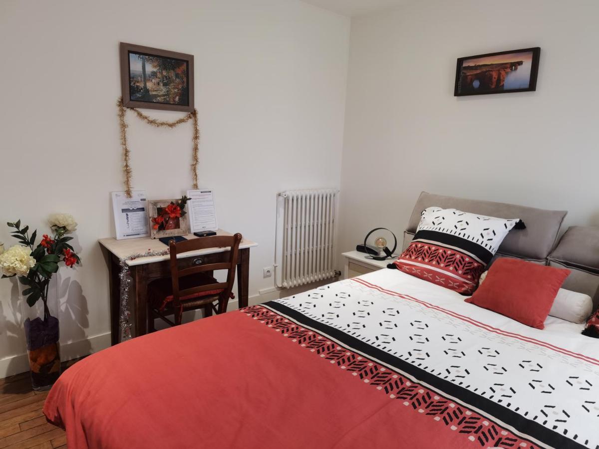 Bed and Breakfast Les Pingouins De La Marne Ле-Перё-сюр-Марн Экстерьер фото