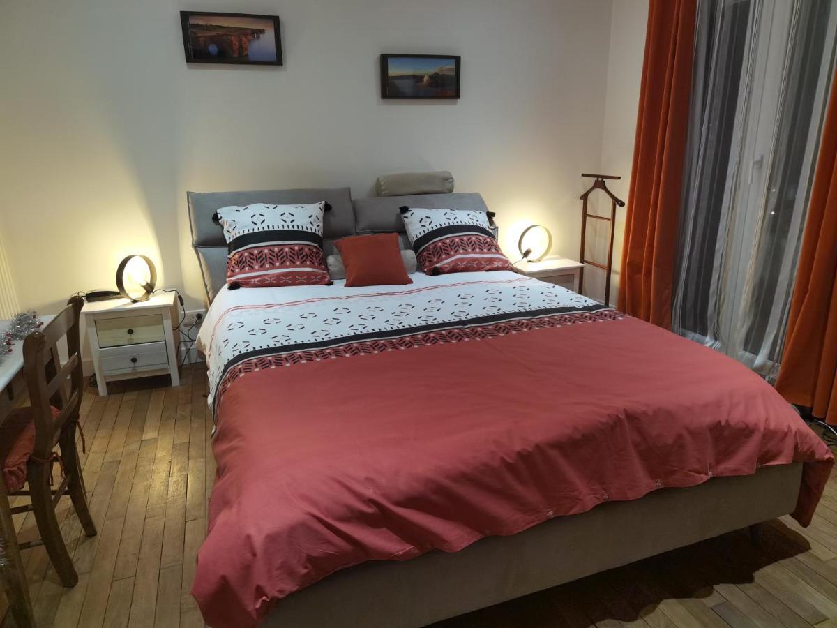 Bed and Breakfast Les Pingouins De La Marne Ле-Перё-сюр-Марн Экстерьер фото