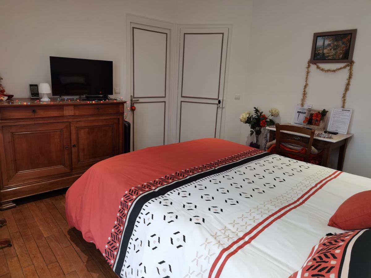 Bed and Breakfast Les Pingouins De La Marne Ле-Перё-сюр-Марн Экстерьер фото