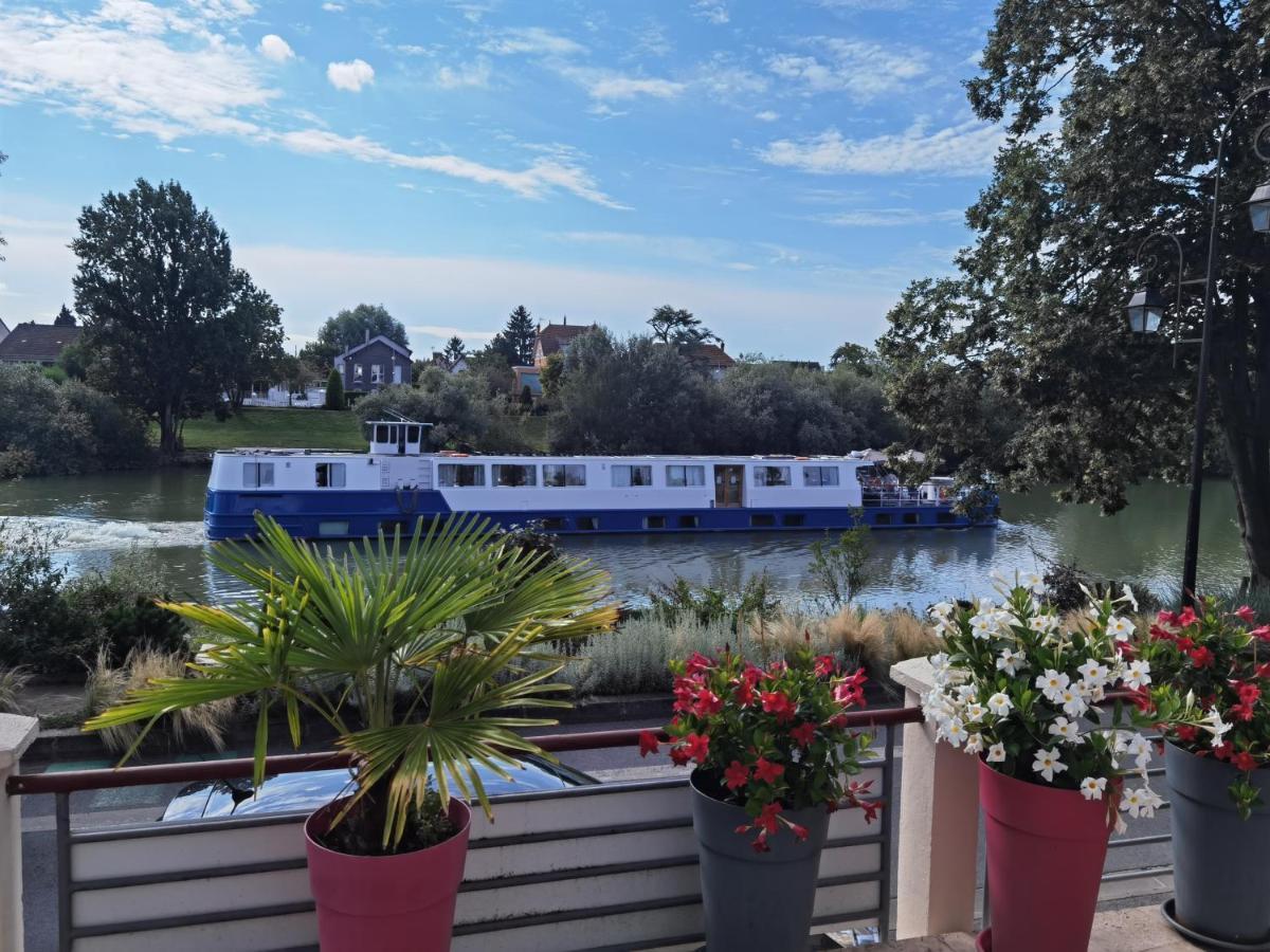 Bed and Breakfast Les Pingouins De La Marne Ле-Перё-сюр-Марн Экстерьер фото