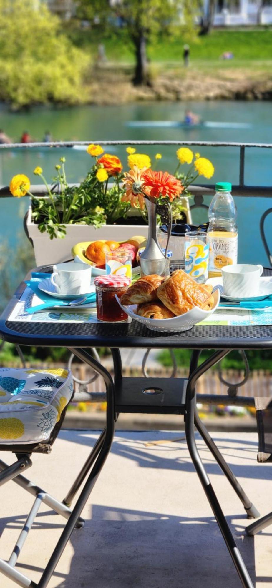 Bed and Breakfast Les Pingouins De La Marne Ле-Перё-сюр-Марн Экстерьер фото